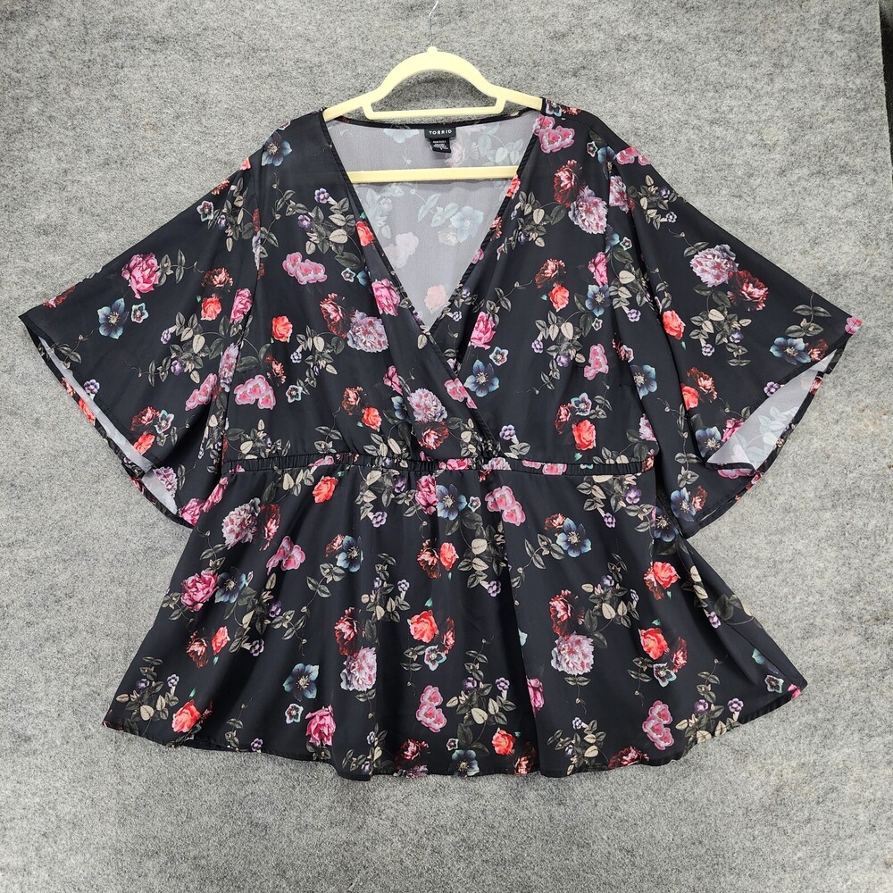 Torrid Shirt Womens 3 Short Sleeve Black Floral V Neck Flowy